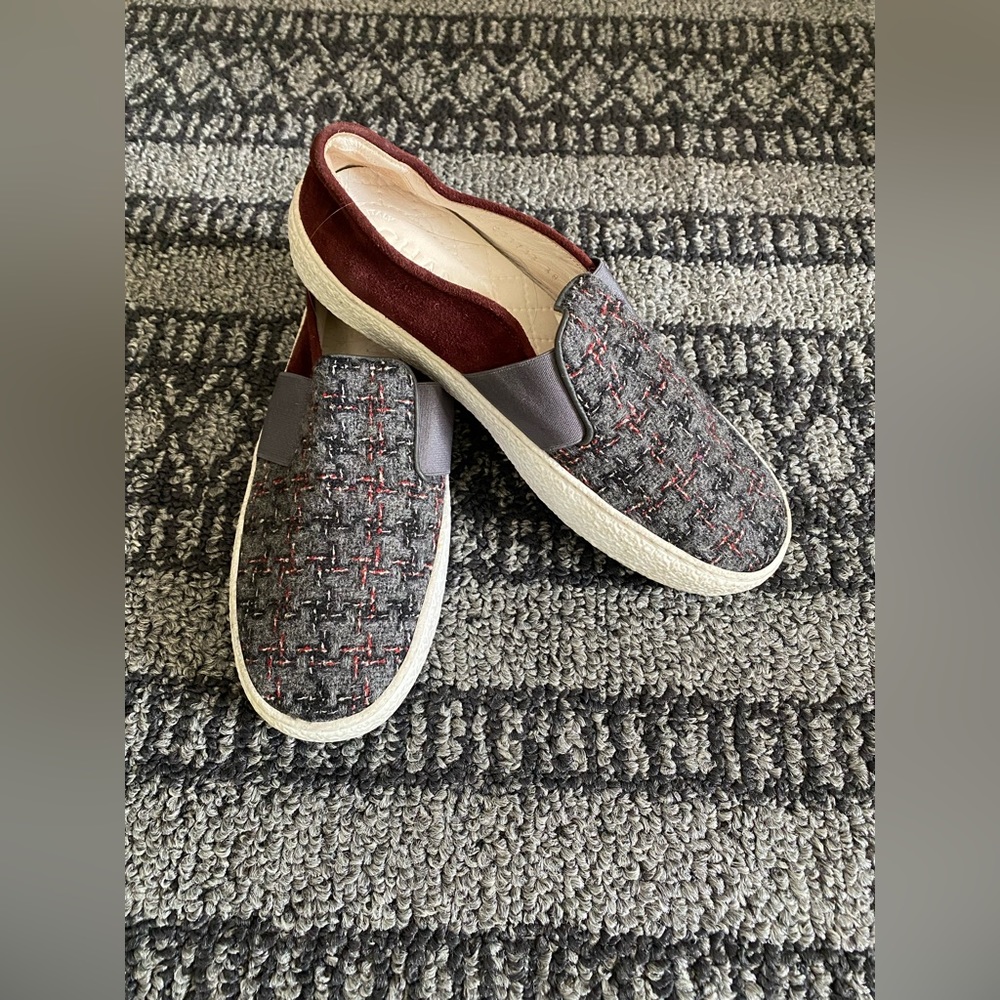 CHANEL 2016 Interlocking CC Logo Sneakers Retails $950